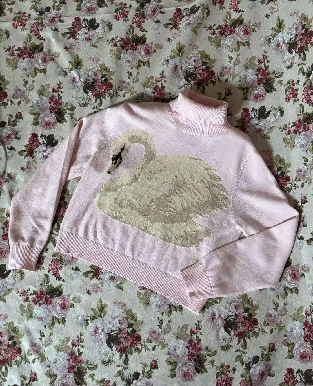 Slim fit streetwear knit with vintage pattern