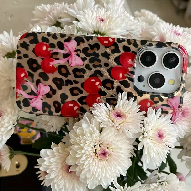 Trendy aesthetic leopard print phone cover for iPhone