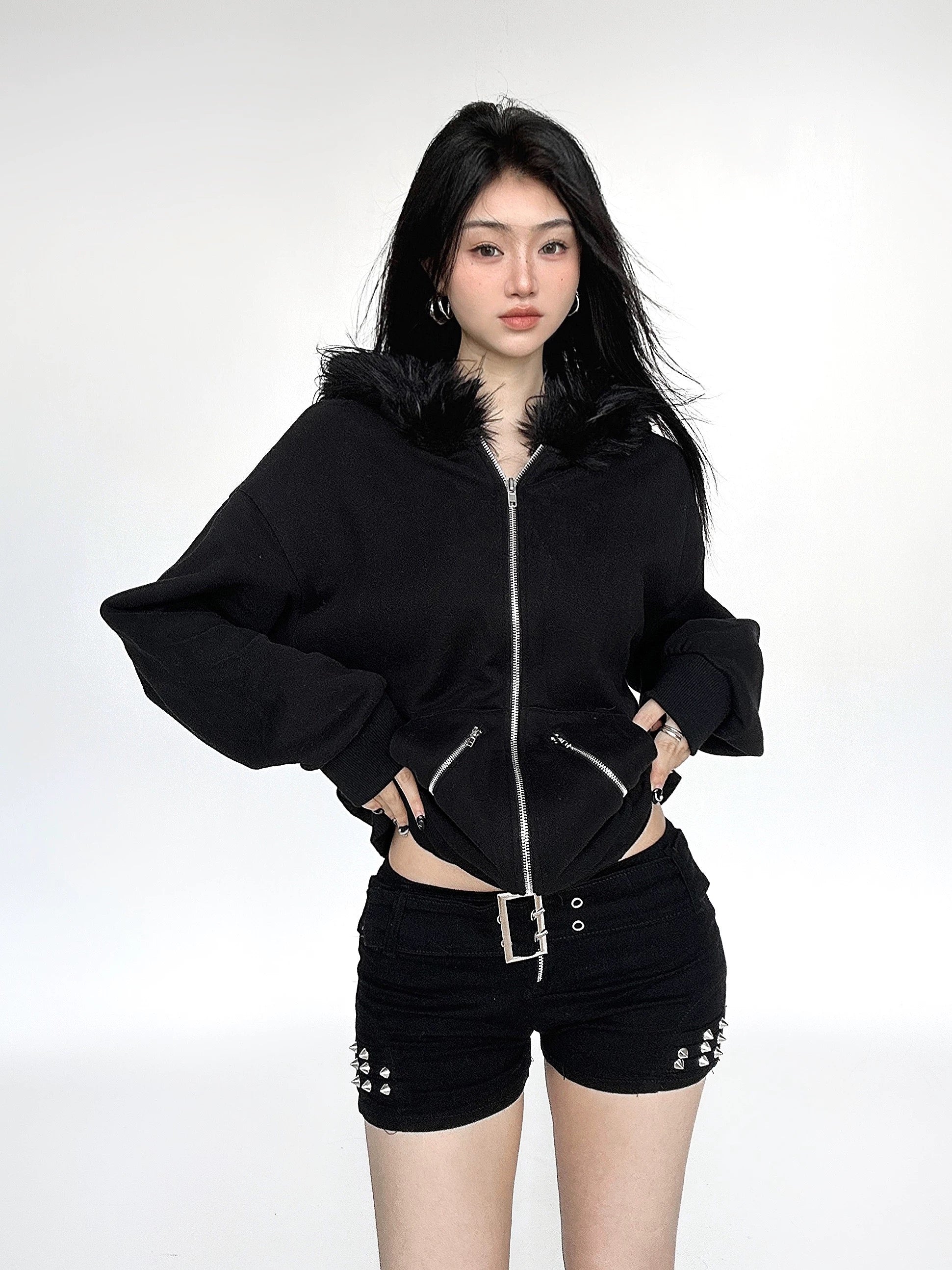 Harajuku-inspired hoodie with fuzzy fur neckline