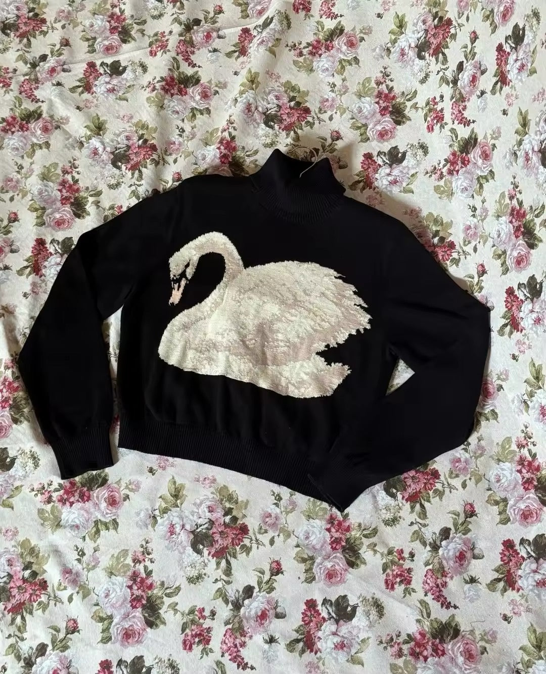 Soft Y2K knit pullover with cute swan embroidery