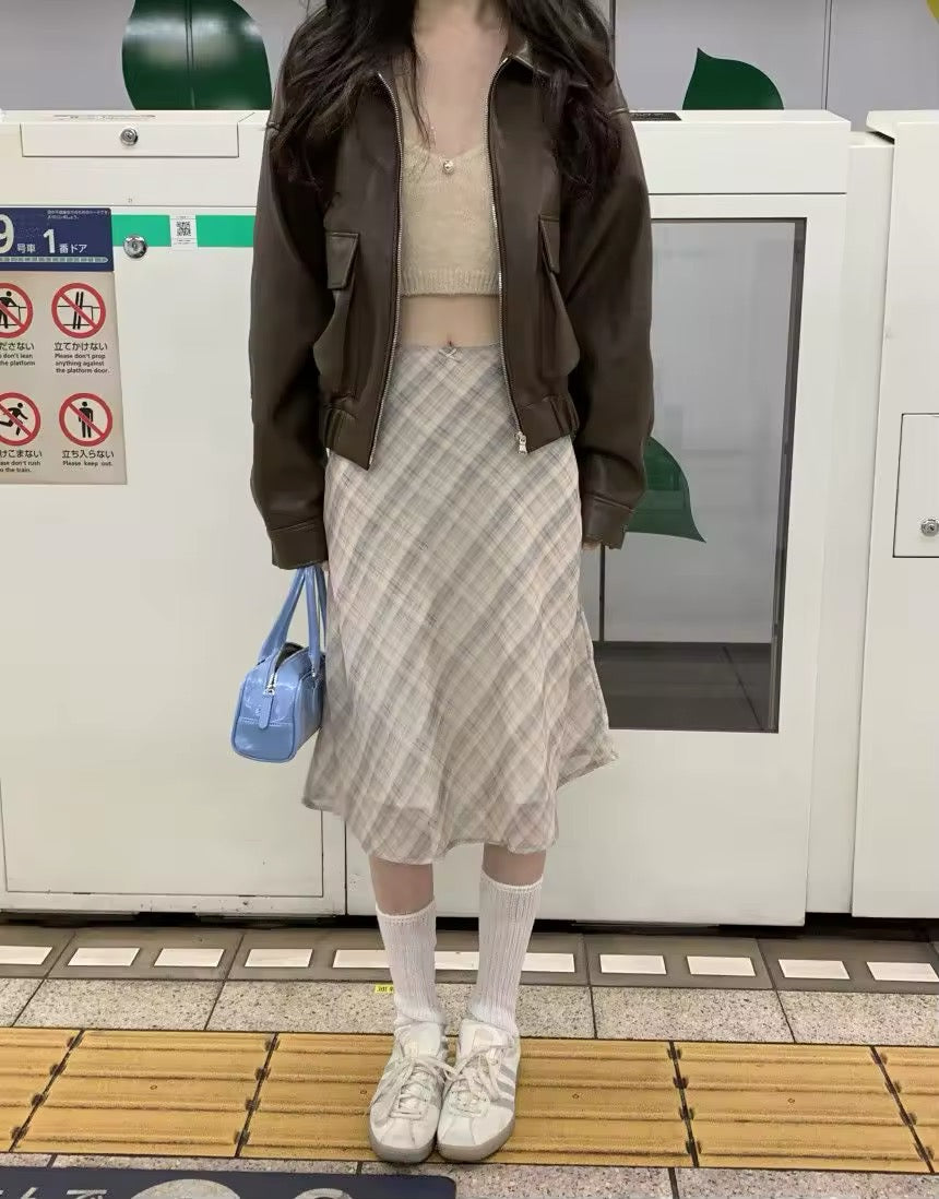 Preppy aesthetic plaid skirt street style