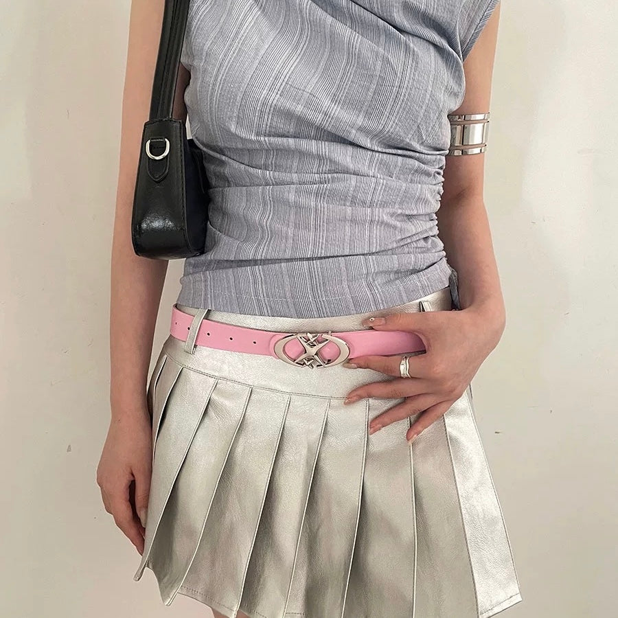 Korean style fashion belt in black with oval buckle for modern Y2K looks