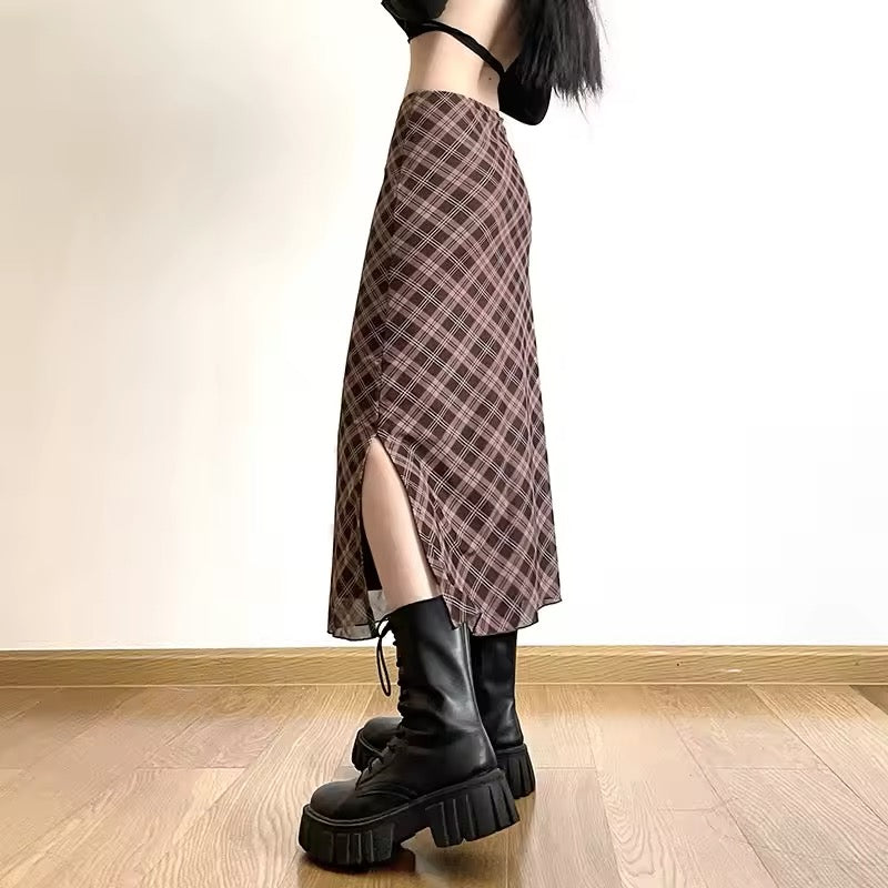Women’s aesthetic plaid skirt for casual & formal wear
