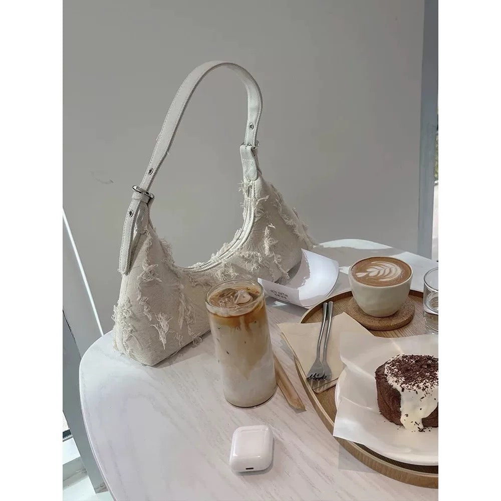 Stylish soft girl handbag perfect for daily use and commuting in pastel fashion