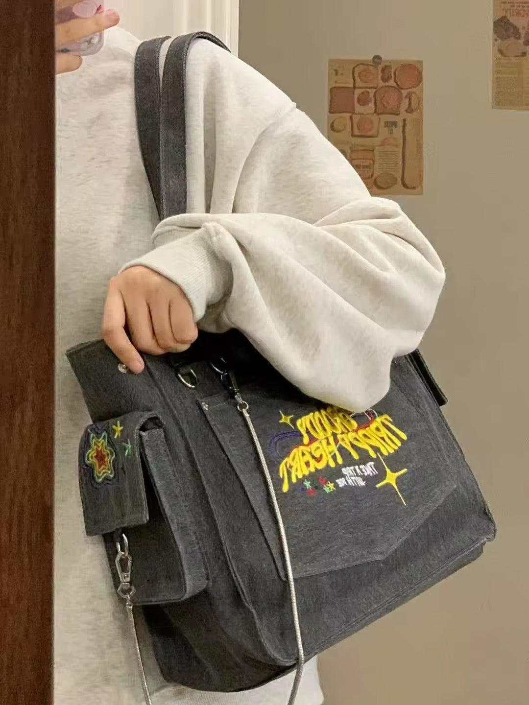 Washed canvas gray shoulder bag with vintage text design