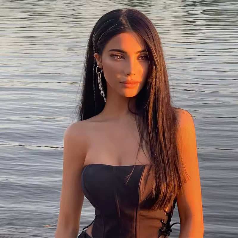 Chic off-shoulder black corset with structured bodice and sleeveless design