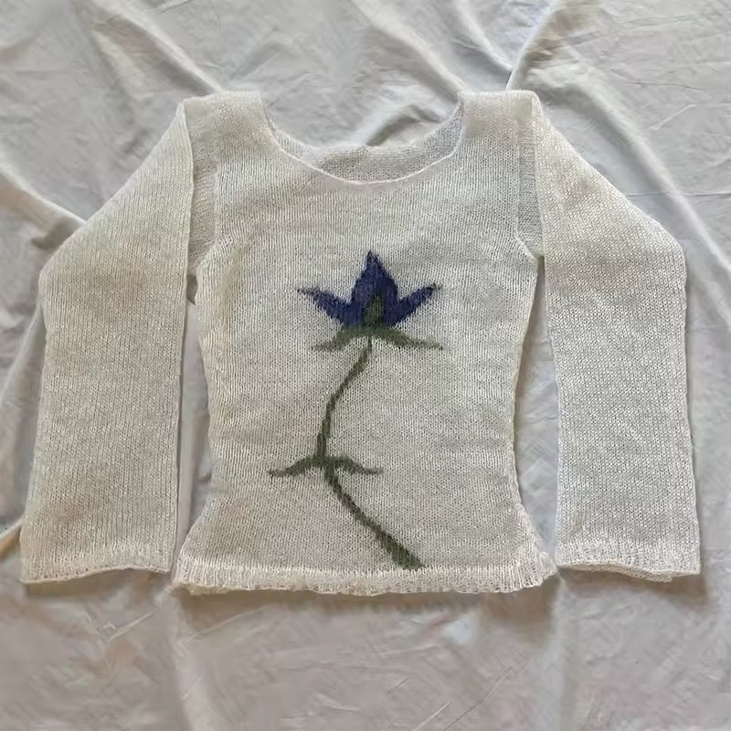 White Harajuku top with knitted hem and flower graphic