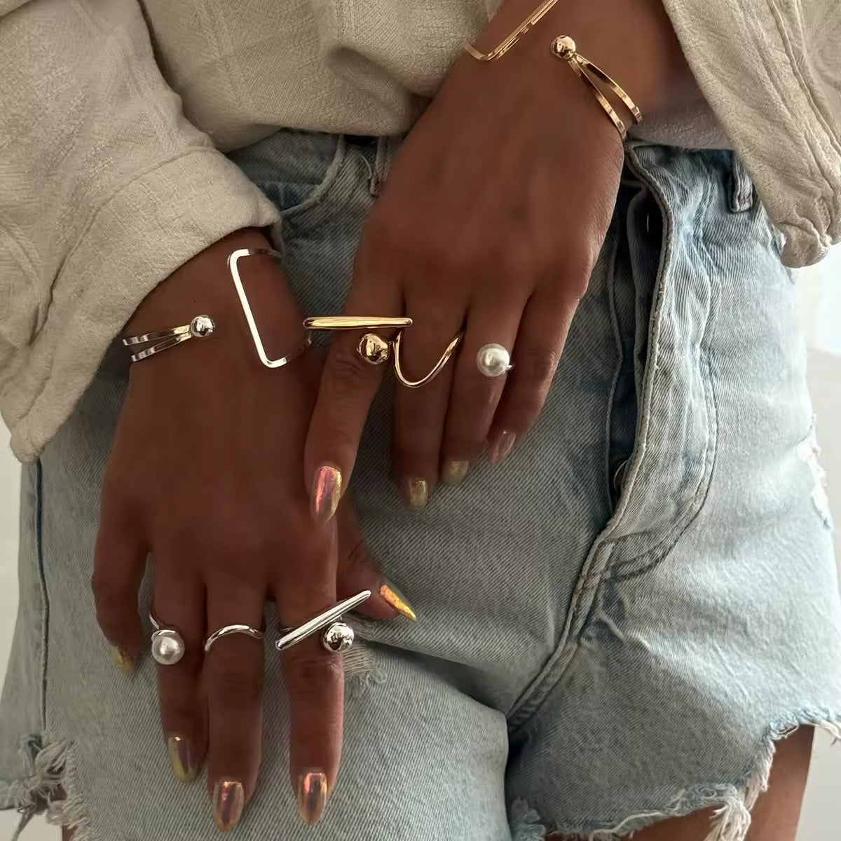 Adjustable minimalist gold ring for everyday wear
