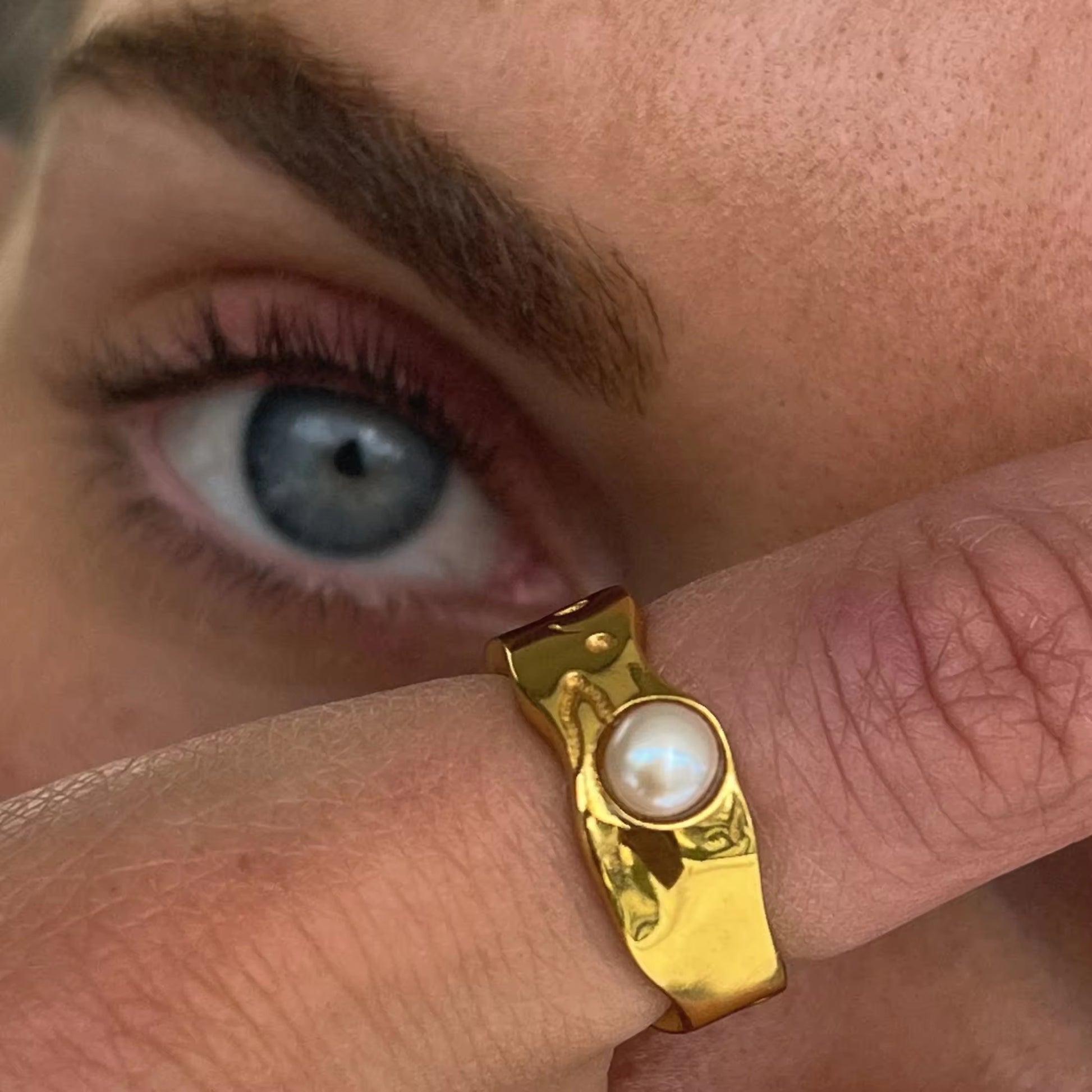 Vintage-inspired freshwater pearl ring for women