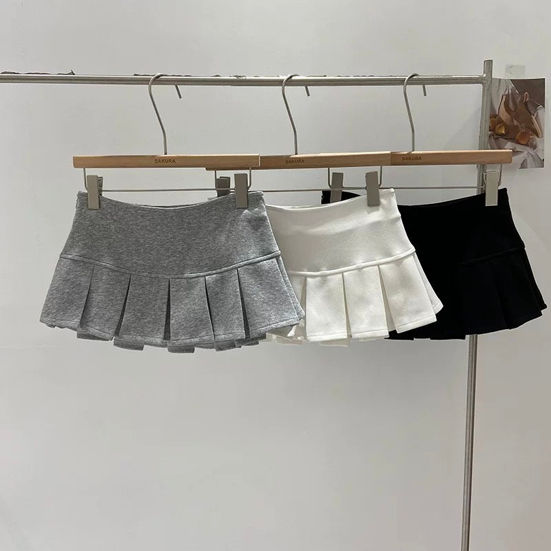Streetwear aesthetic mini skirt for Y2K outfits